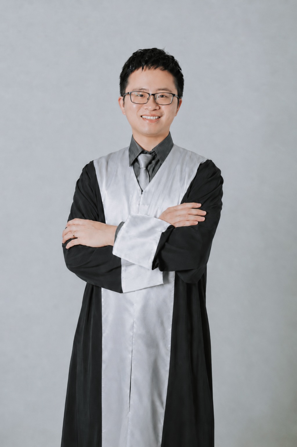 陳亮逢律師形象照